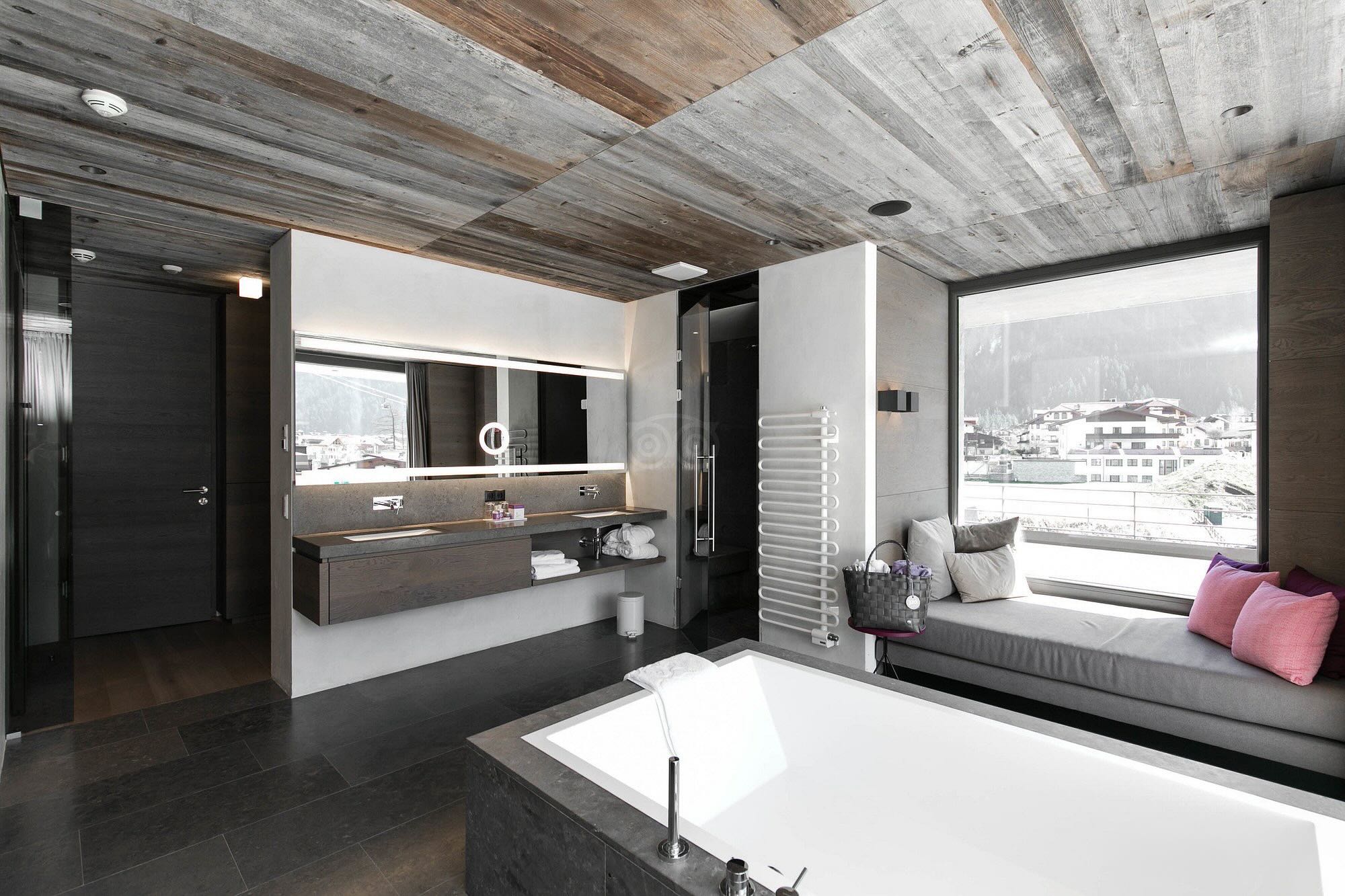 Mayrhofen, 13th to 20th March 2027 - Image 3