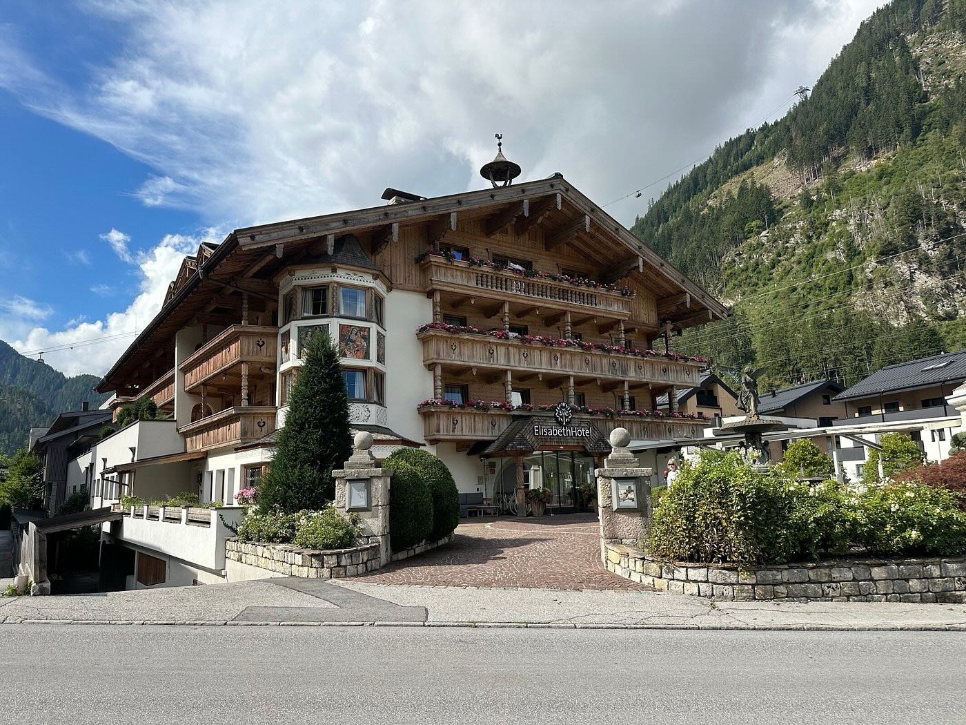 Mayrhofen, 13th to 20th March 2027 - Image 13